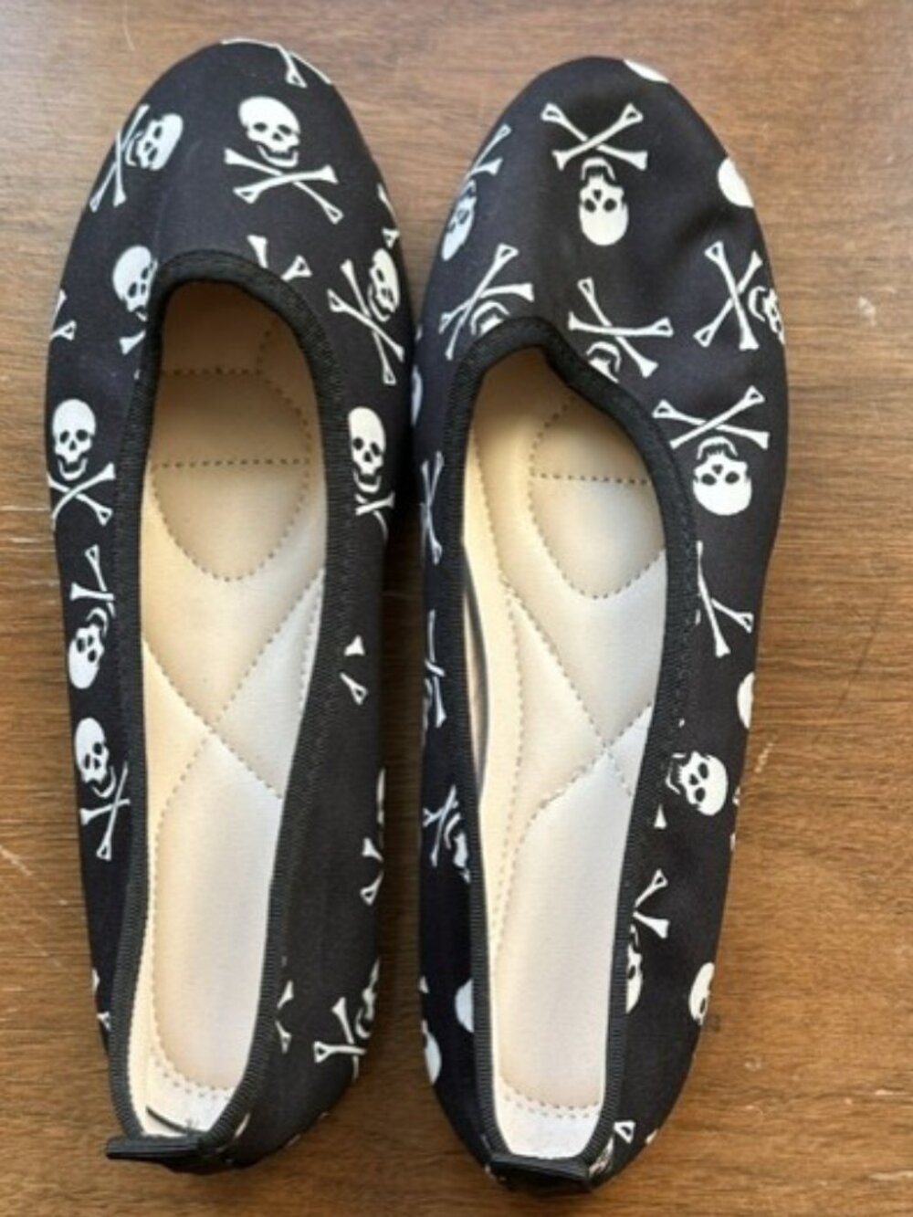 Black Skull & Crossbones Ballet Flats Size 11